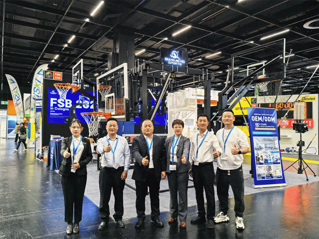 1699003776913075.gif 640.gif